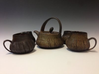 Tea Pot with Four Cups